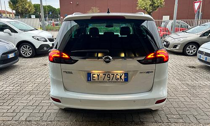 Opel Zafira Tourer 1...