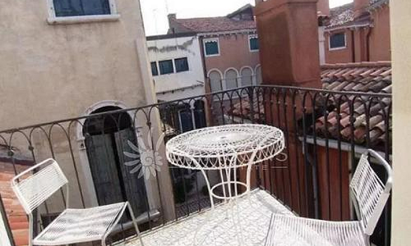 Appartamento Con Ter...