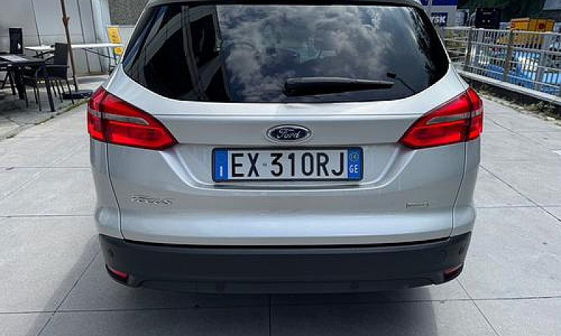 Ford Focus 1.0 Titan...