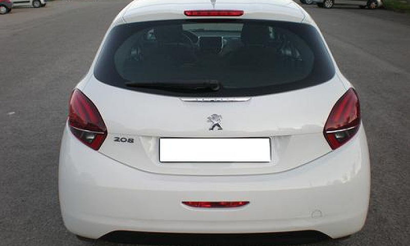 Peugeot 208 Restylin...
