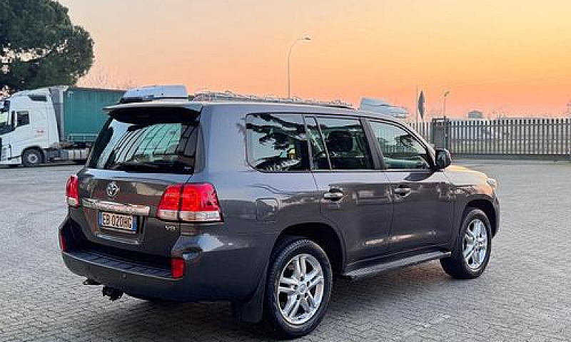 Toyota Land Cruiser ...