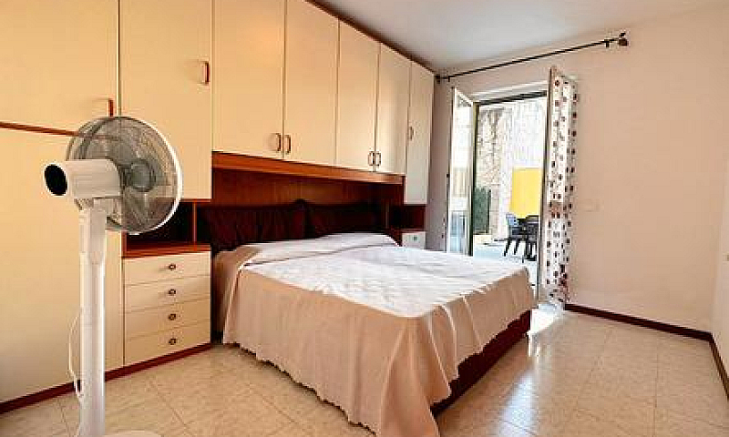 Bilocale Con Giardin...