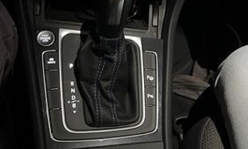 Volkswagen E-Golf 13...