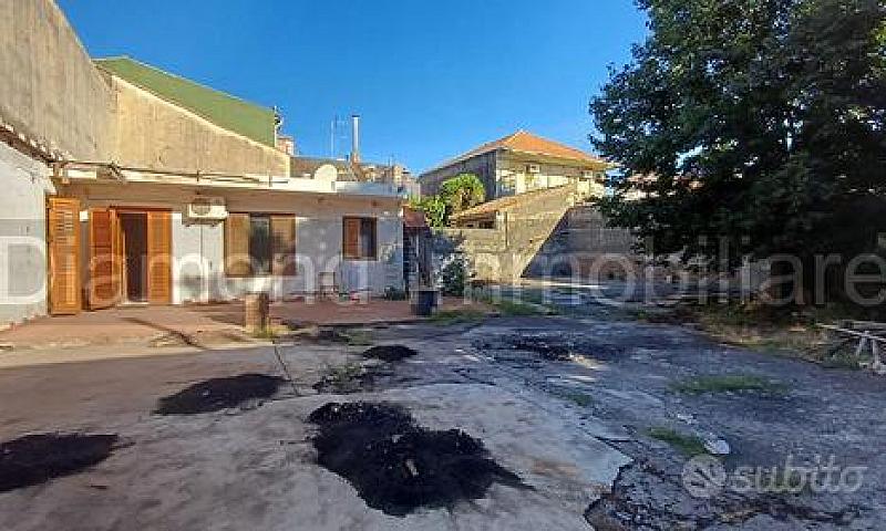 Casa Singola Con Cor...