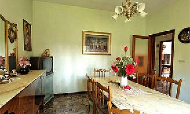 Appartamento Con Gar...