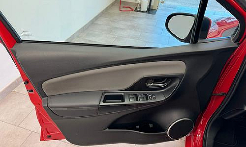 Toyota Yaris 1.5 Hyb...