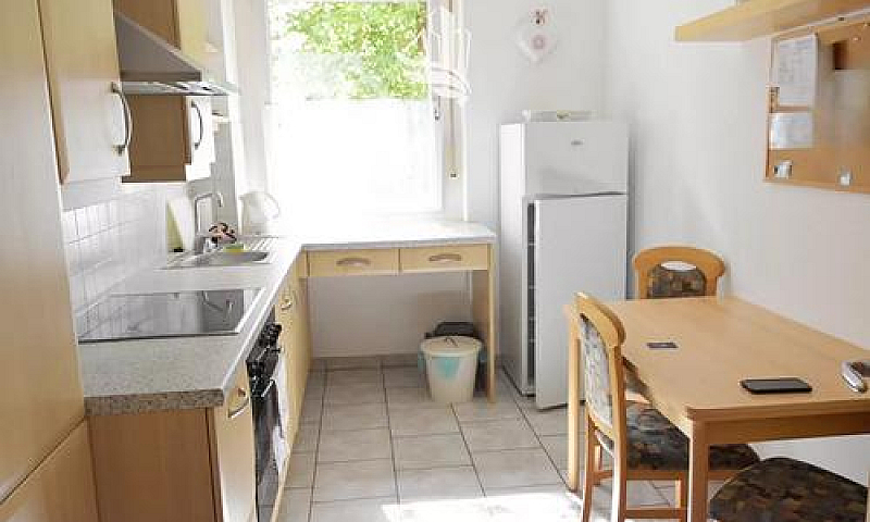 Via Villa: Trilocale...