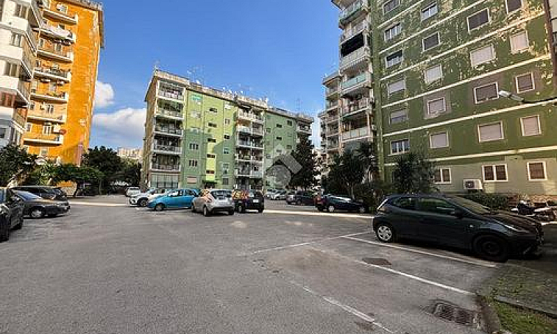 3 Locali A Napoli...