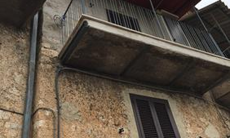 Torre Cjetani...