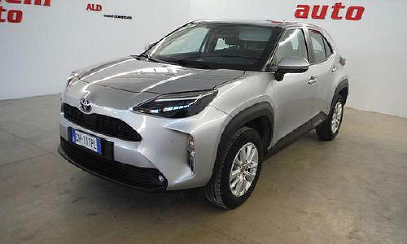 Toyota Yaris Cross 1...