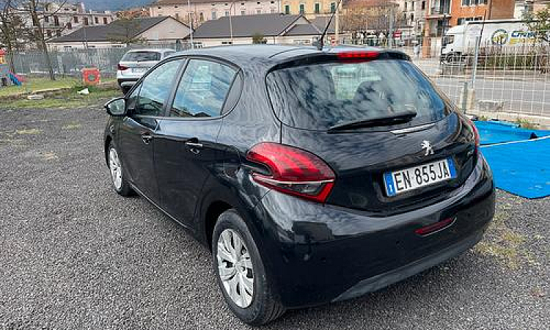 Peugeot 208...