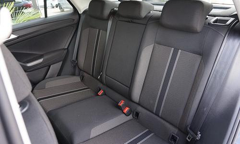 Volkswagen T-Roc 1.0...