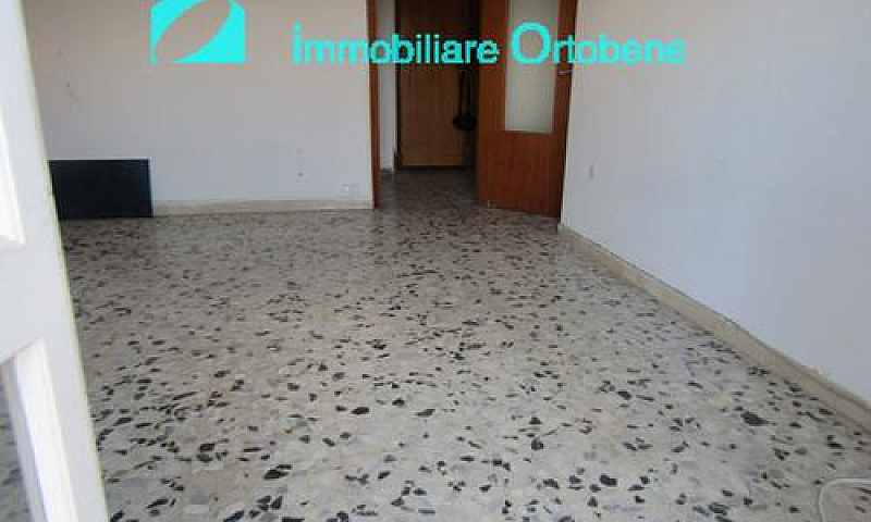 Appartamento Con Gar...