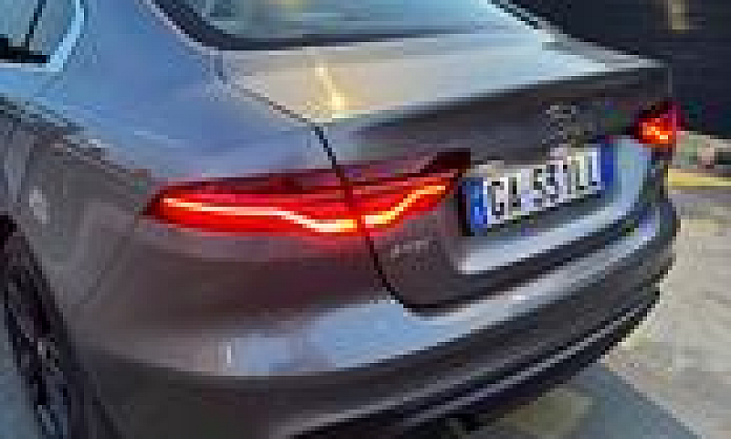 Jaguar Xe 2020...