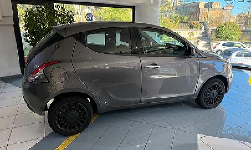 Lancia Ypsilon 1.0 F...
