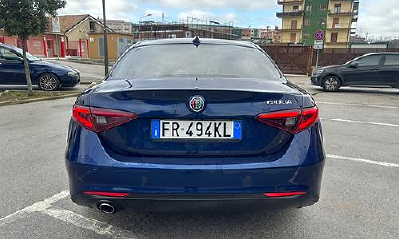 Alfa Romeo Giulia 2....