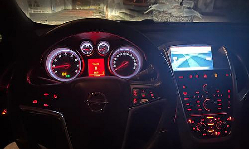 Opel Astra 1.6 Turbo...