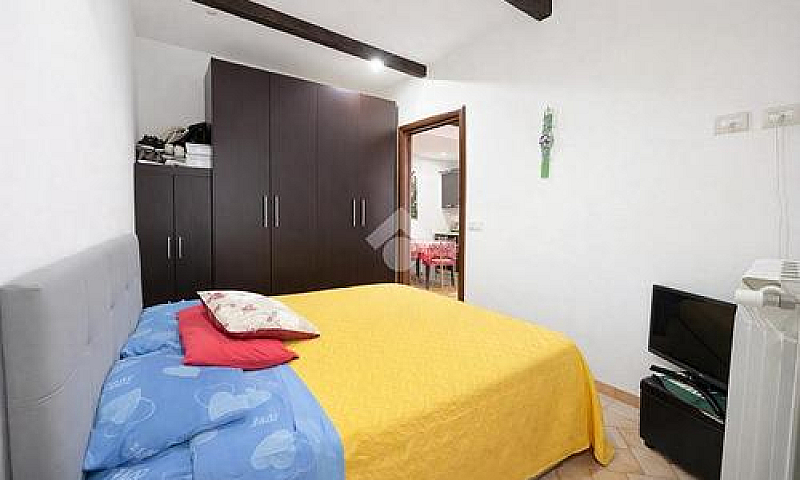 2 Locali A Viterbo...