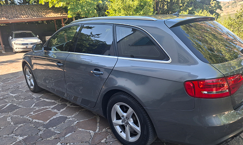Audi A4 Con 8 Gomme ...