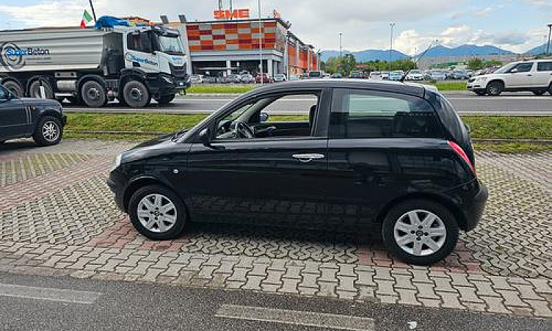 Lancia Ypsilon 1.2 A...