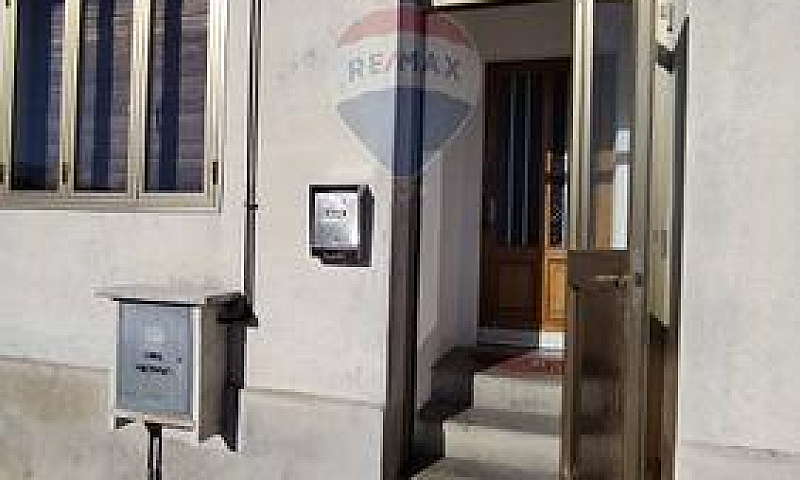 Porzione Di Casa - C...