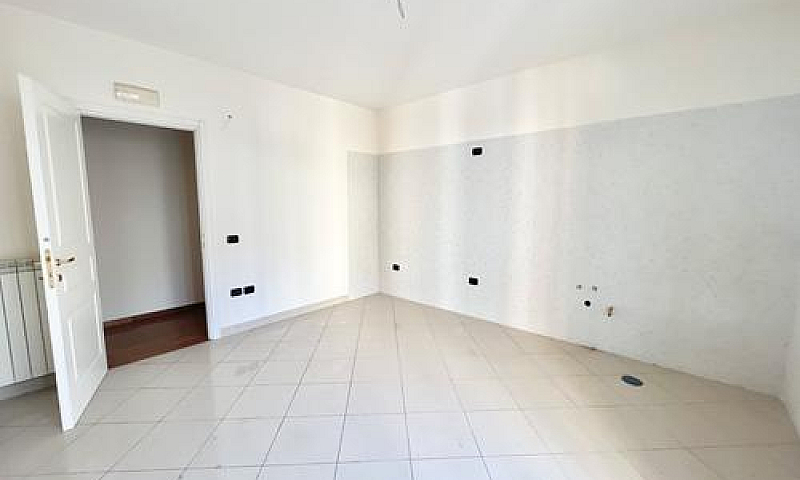 Appartamento Con Box...