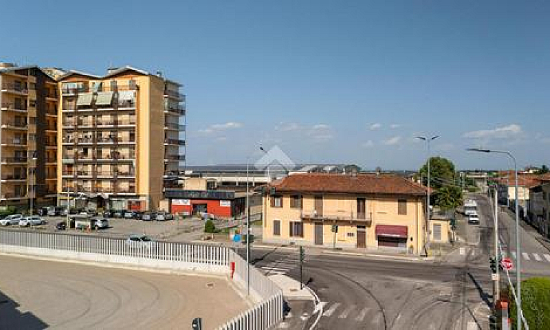 4 Locali A Verzuolo...