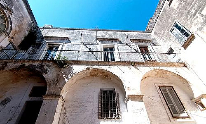 Palazzo Settecentesc...