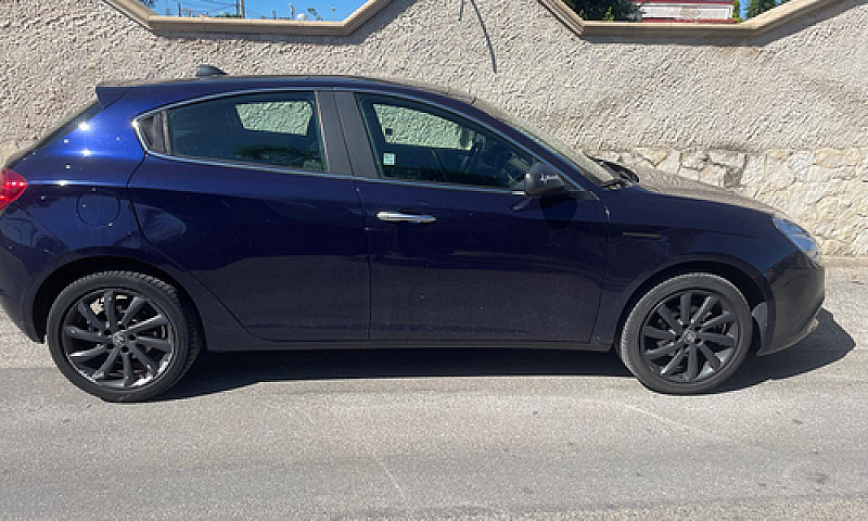 Alfa Romeo Giulietta...