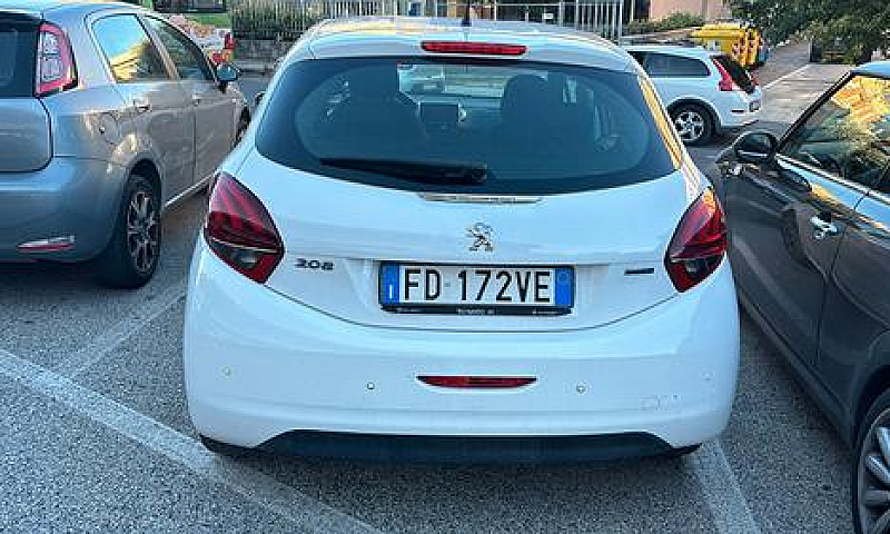 Peugeot 208 Bluehdi ...