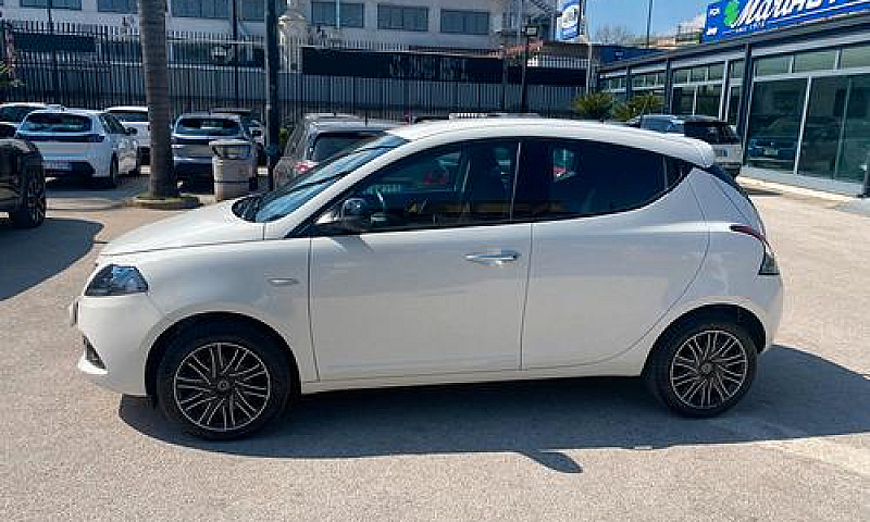 Lancia Ypsilon 1.0 F...