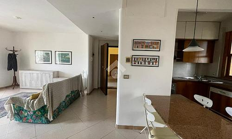 4 Locali A Cagliari...