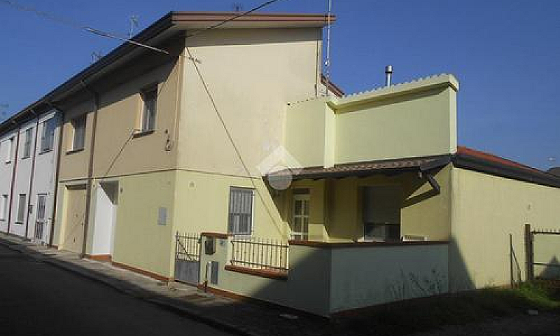 6 Locali A Lagosanto...