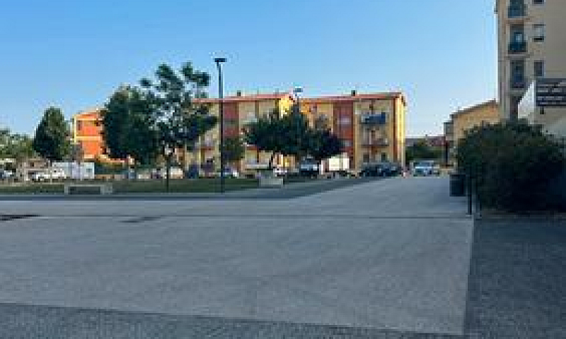 Appartamento Con Box...
