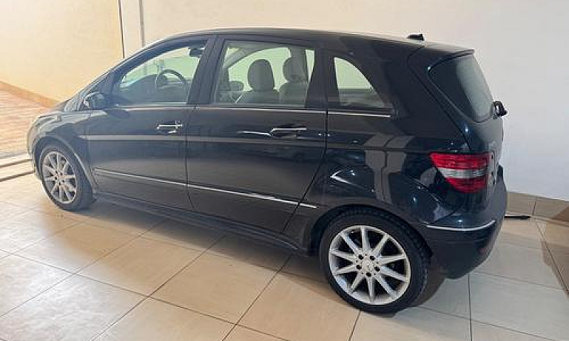 Mercedes-Benz B 180 ...