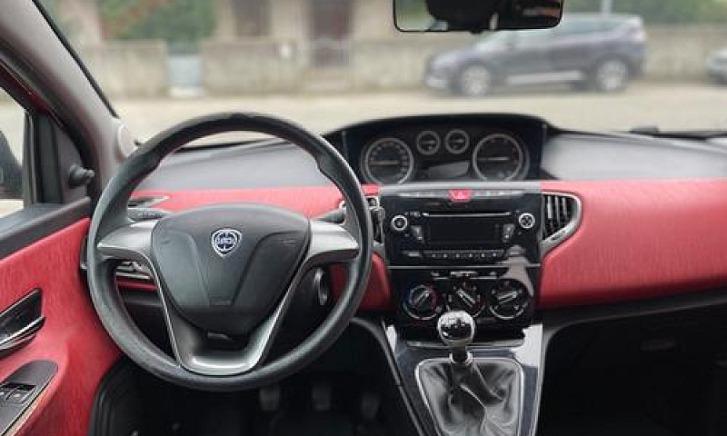 Lancia Ypsilon 1.3 M...