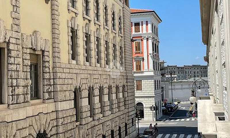 2 Locali A Trieste...