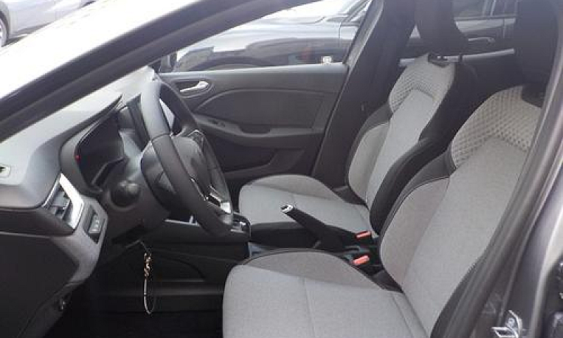 Renault Clio New - T...