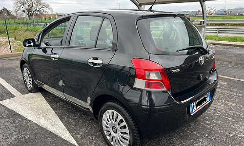 Toyota Yaris 1.3 Ben...