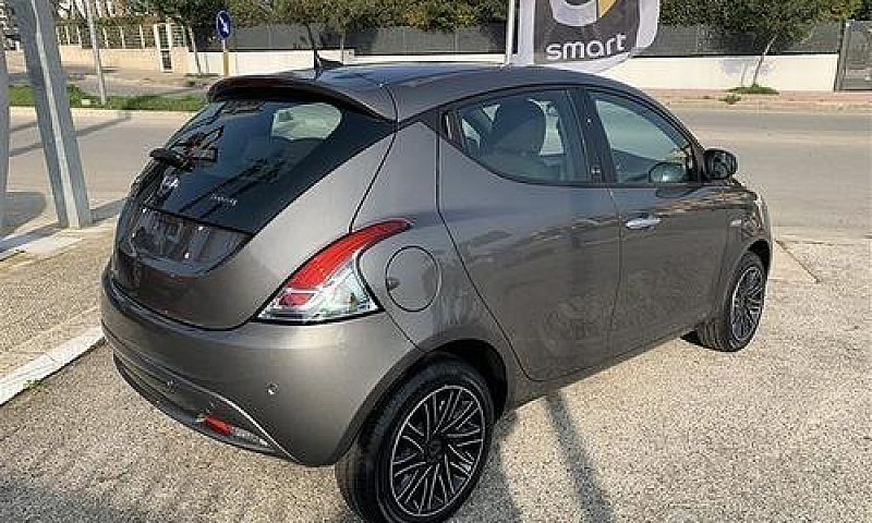 Lancia Ypsilon Gold ...