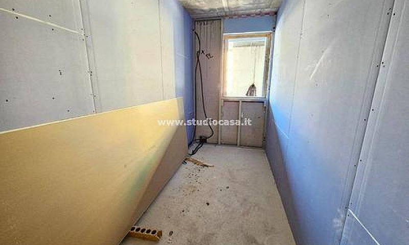 Nuovo 2 Camere Con G...
