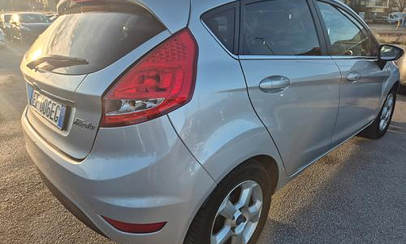 Ford Fiesta Fiesta 1...