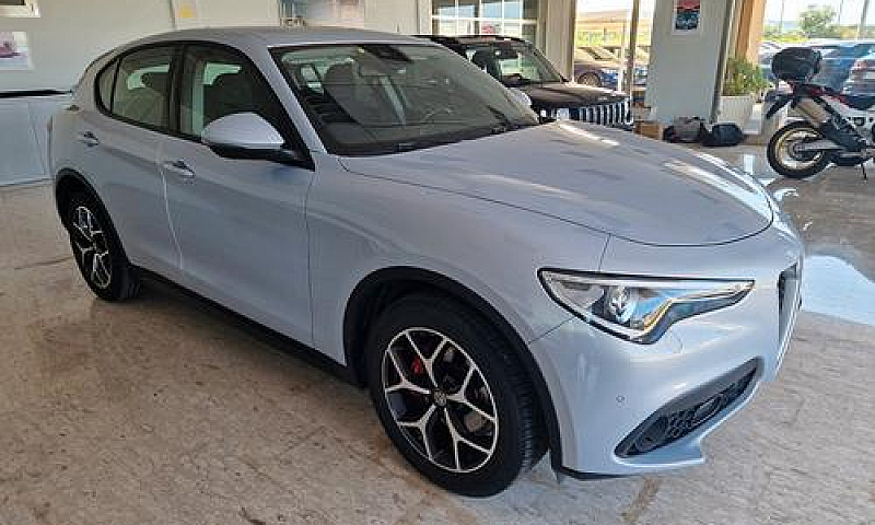 Alfa Romeo Stelvio 2...