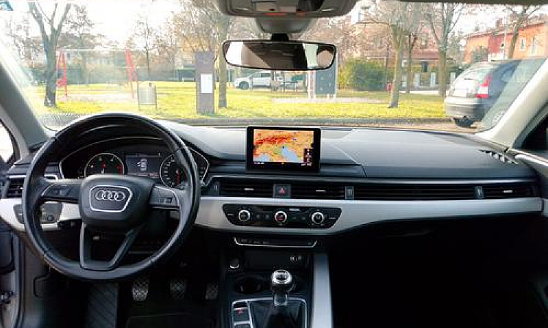 Audi A4 B9 2.0 150Cv...
