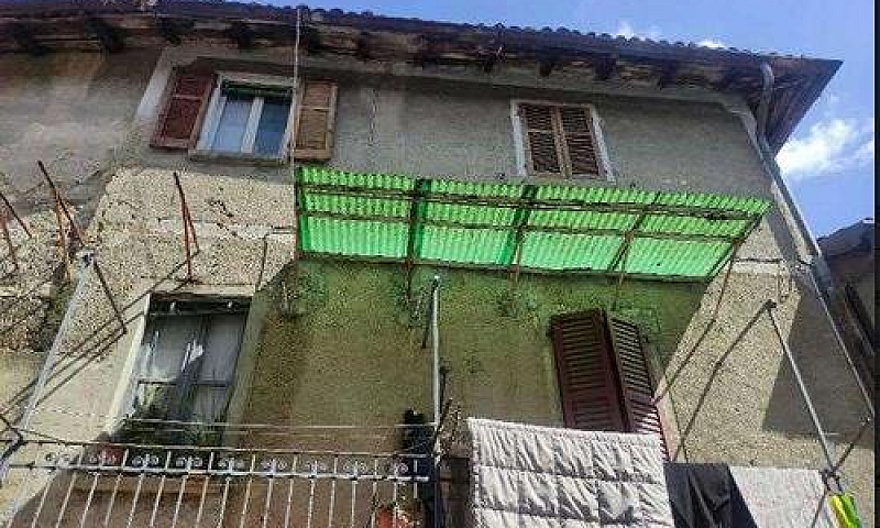 Bilocale A Erba...