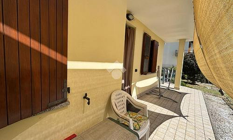 4 Locali A Russi...