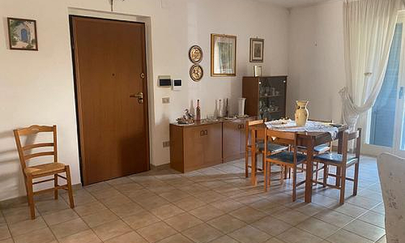 Appartamento Con Gar...
