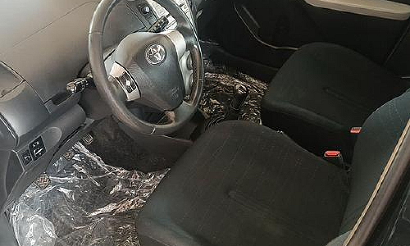 Toyota Yaris 1.0 Sol...