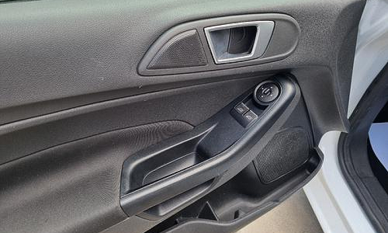Ford Fiesta Plus 1.5...