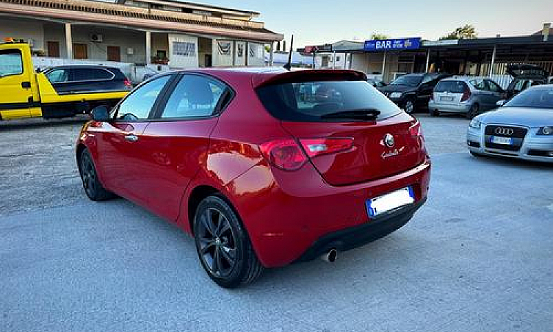 Alfa Romeo Giulietta...
